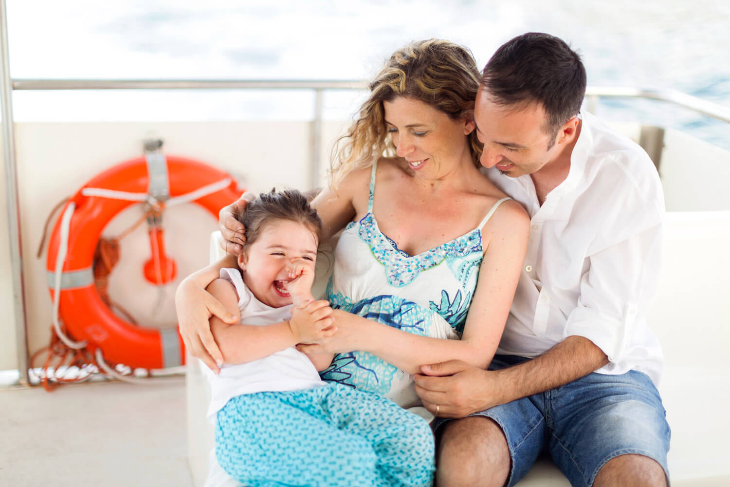 Famiglia con bambina a La Spezia durante un servizio fotografico di famiglia